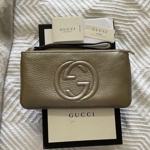 Gucci soho wristlet in gold